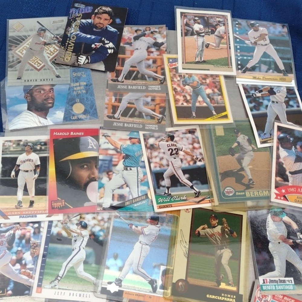 Assorted Baseball Trading Cards Collection - Picture 3 of 3